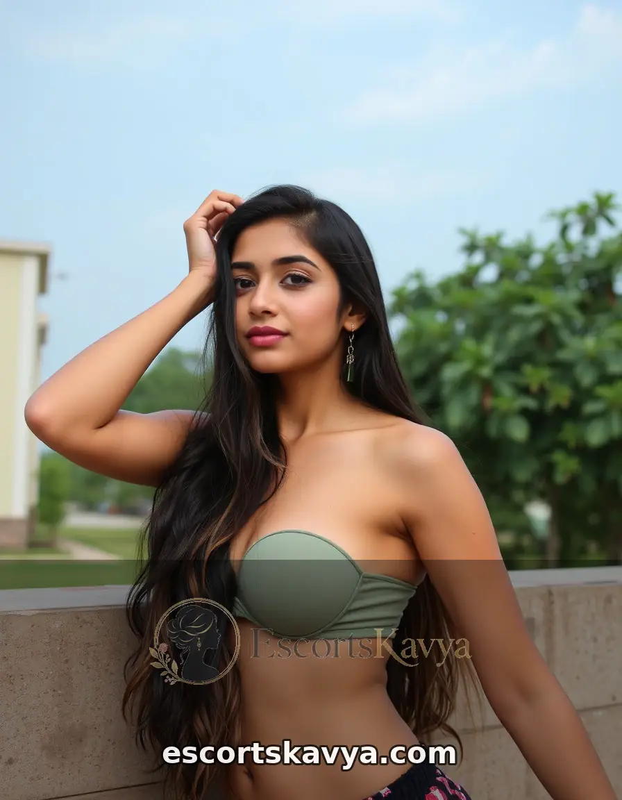 Aditi Kulkarni independent escort in Pune
